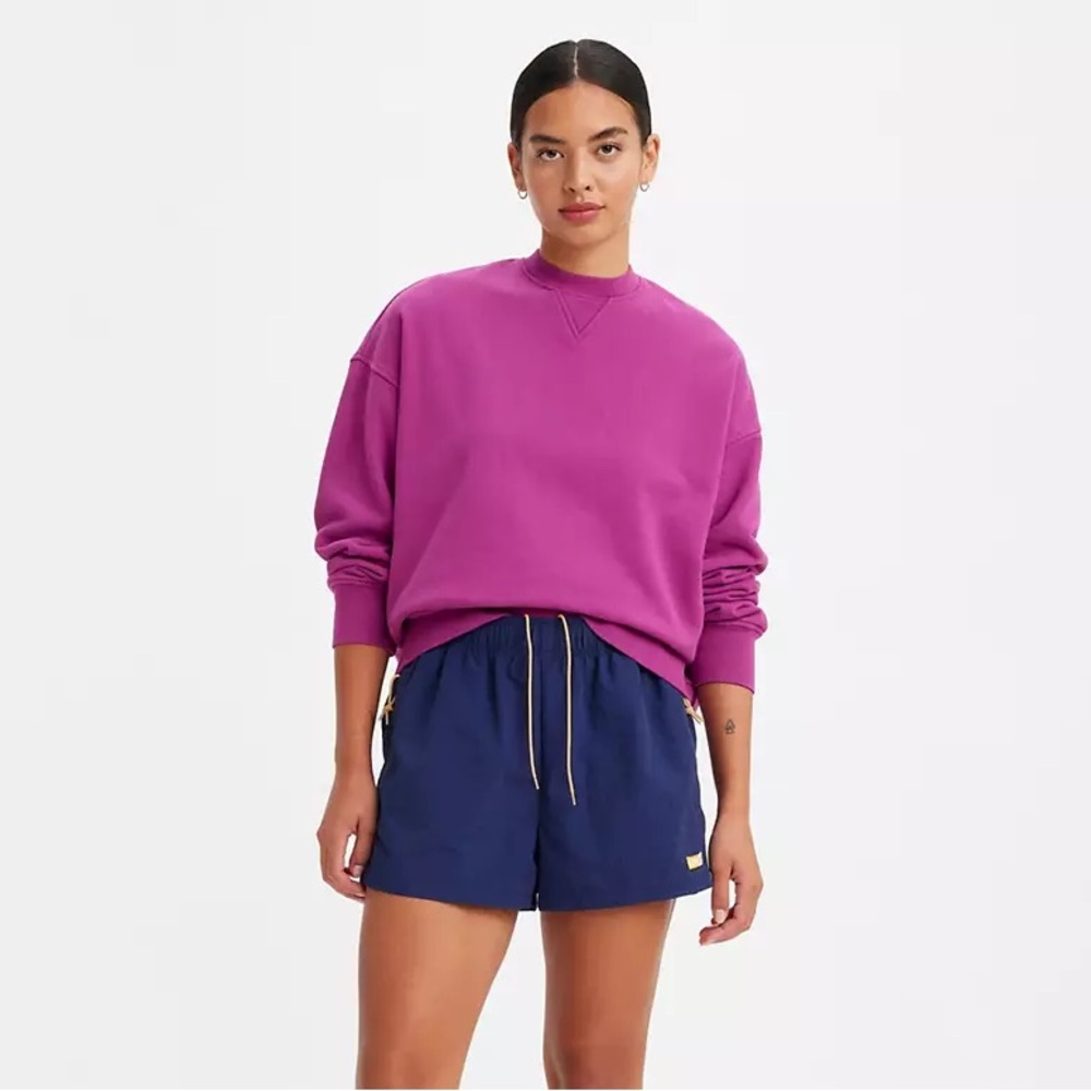 Levi’s purple sweatshirt M